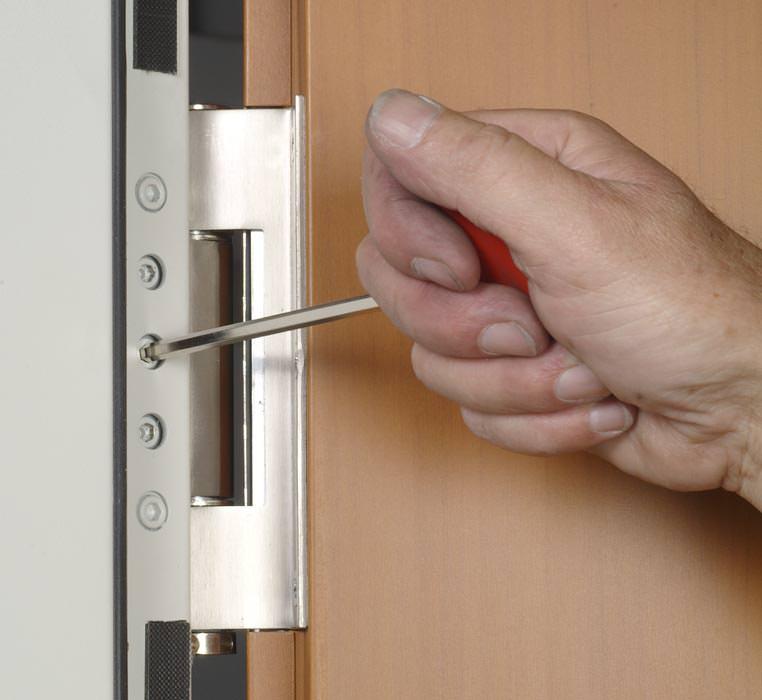 Door and Window Repair in Riyadh